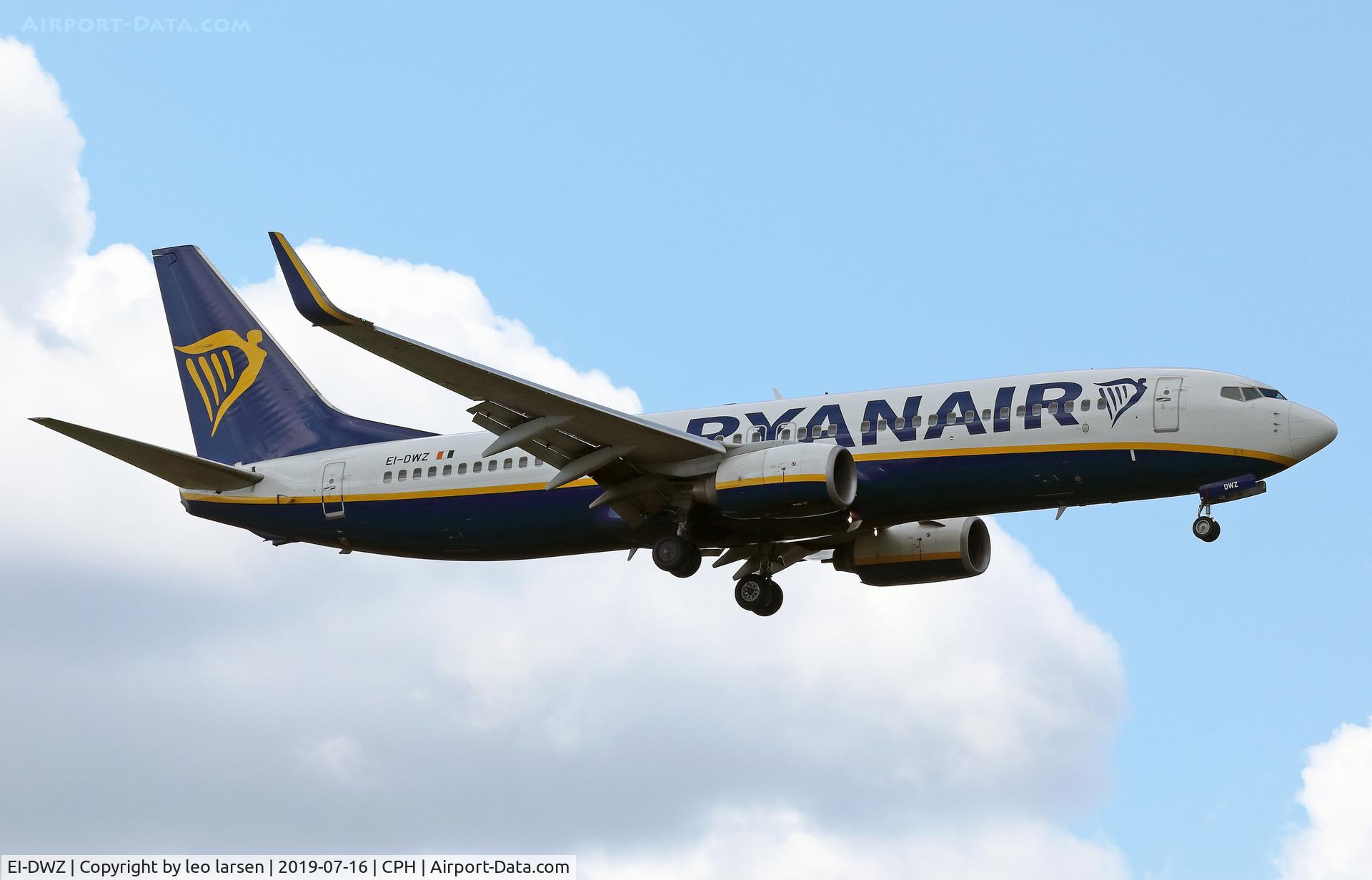 EI-DWZ, 2008 Boeing 737-8AS C/N 33628, Copenhagen 16.7.2019 on final to R-04L