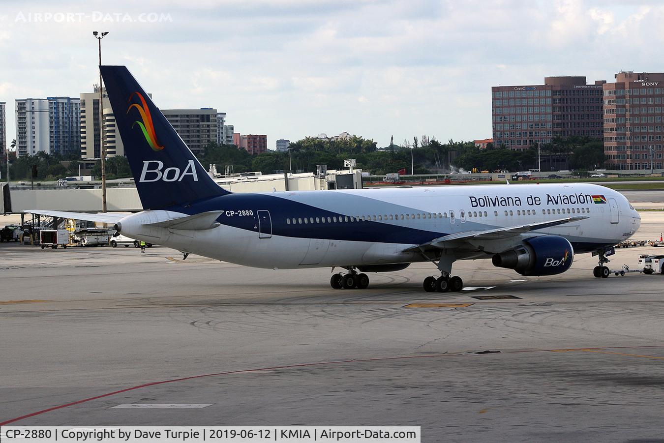 CP-2880, 1994 Boeing 767-33A/ER C/N 27376, Being towed back to La Paz.