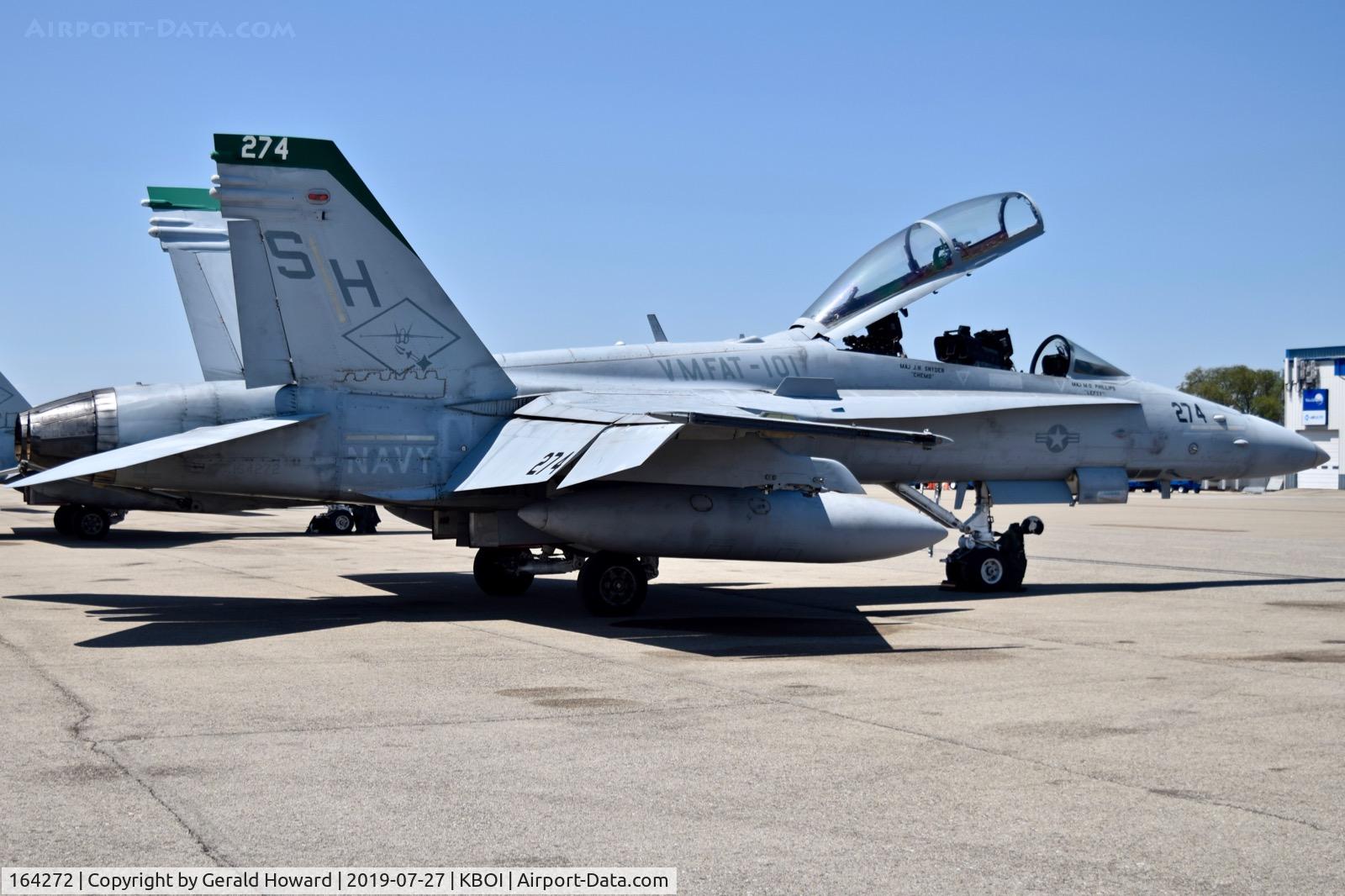 164272, 1991 McDonnell Douglas F/A-18D Hornet C/N 1035/D080, Parked on the north GA ramp. VMFAT-101 