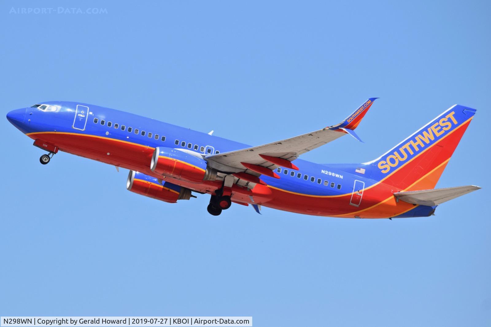 N298WN, 2007 Boeing 737-7H4 C/N 32543, Departing RWY 28R.