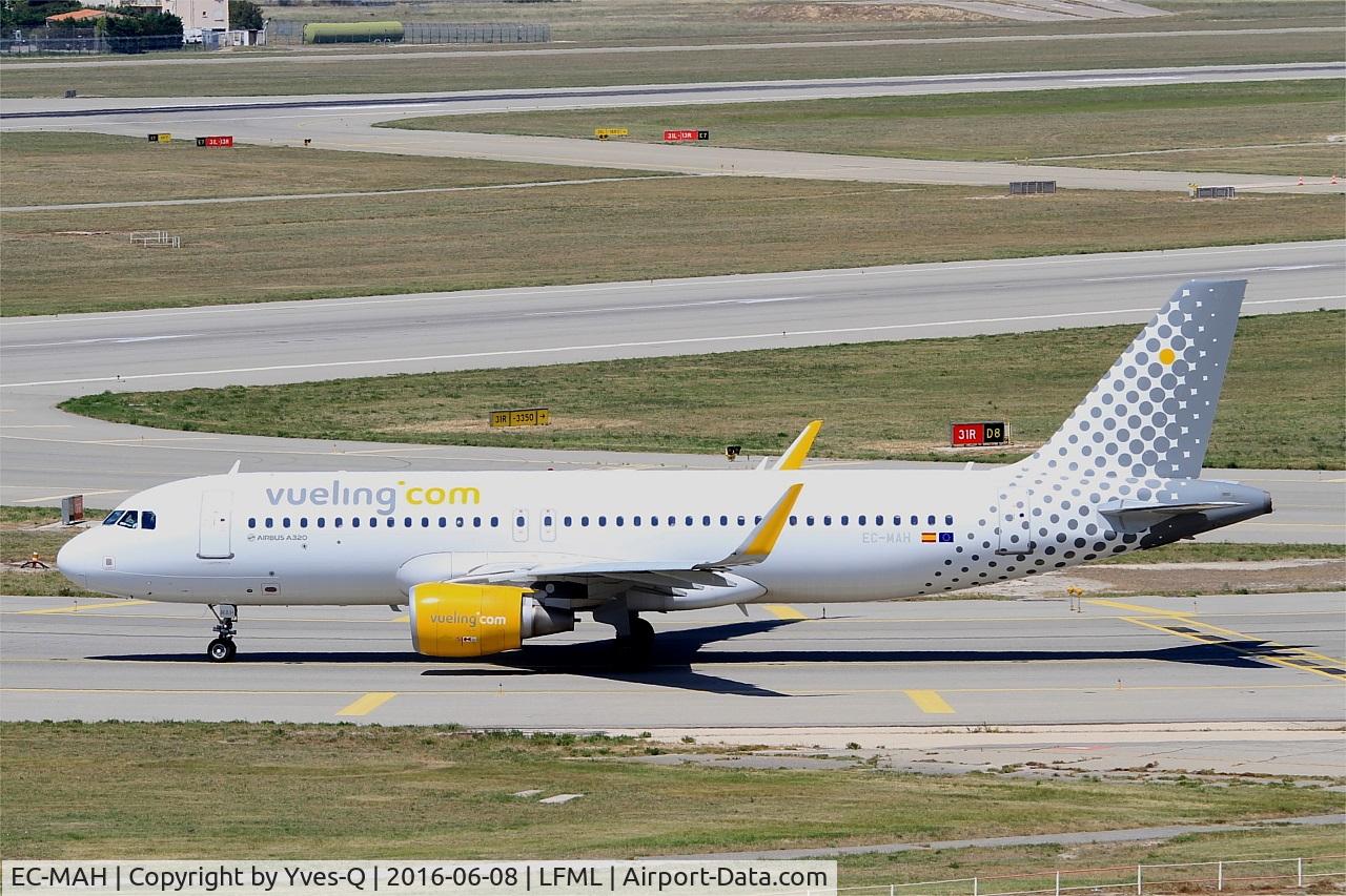 EC-MAH, 2014 Airbus A320-214 C/N 6039, Airbus A320-214, Holding point rwy 31R, Marseille-Provence Airport (LFML-MRS)