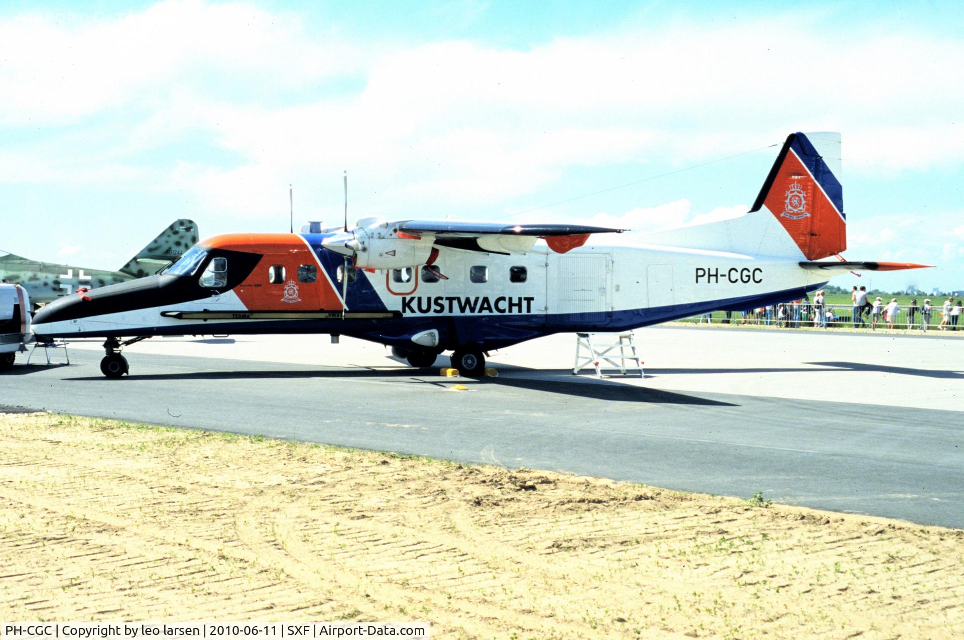 PH-CGC, 1990 Dornier 228-212 C/N 8183, Berlin Air Show 11.6.2010
