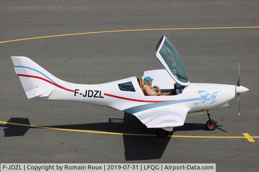 F-JDZL, Aveko VL-3 Evolution C/N VL-3-317, Parked
