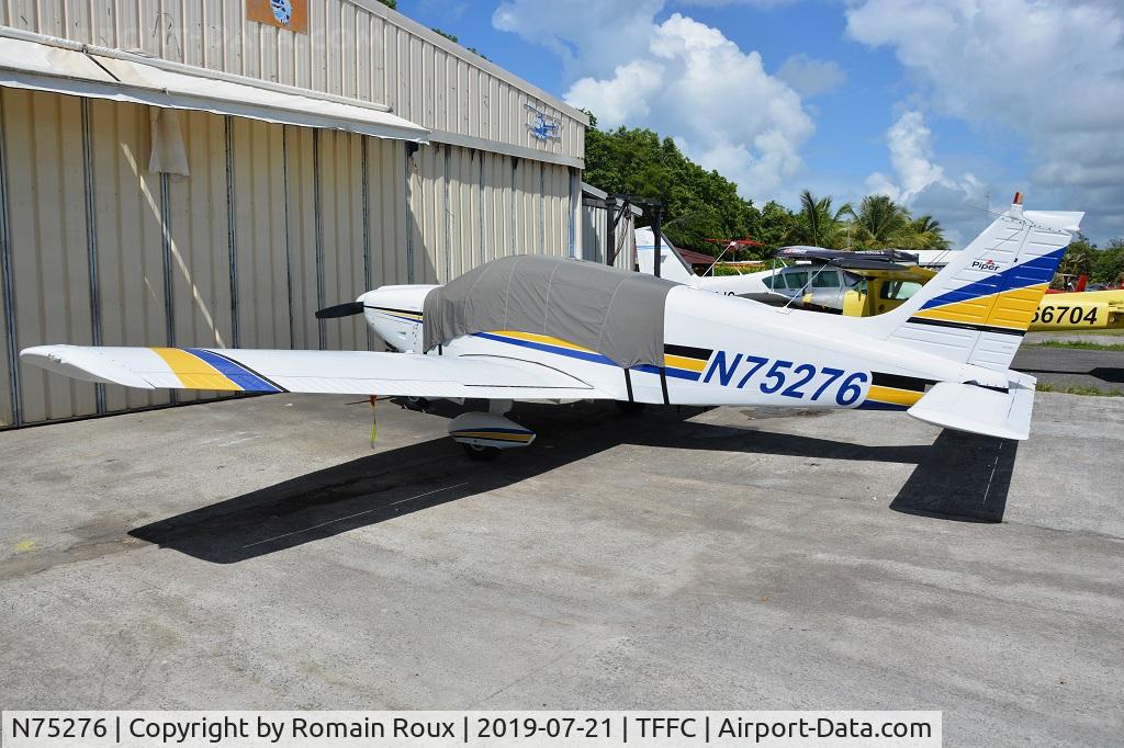 N75276, 1976 Piper PA-28-181 C/N 28-7690320, Parked