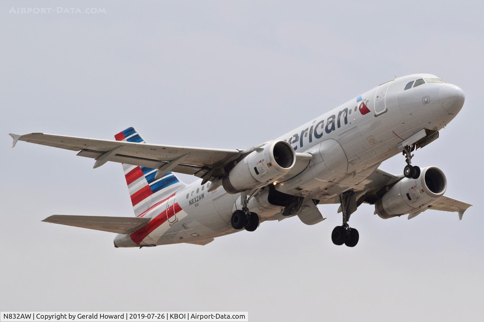 N832AW, 2001 Airbus A319-132 C/N 1643, Climb out from RWY 28R.