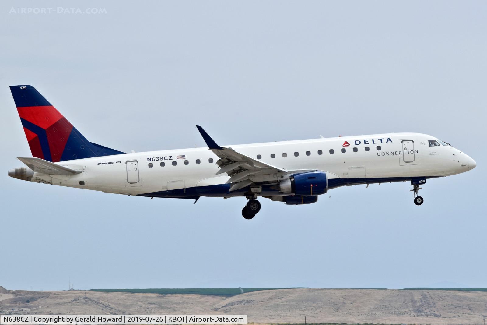 N638CZ, 2008 Embraer 175LR (ERJ-170-200LR) C/N 17000259, Landing RWY 28R.