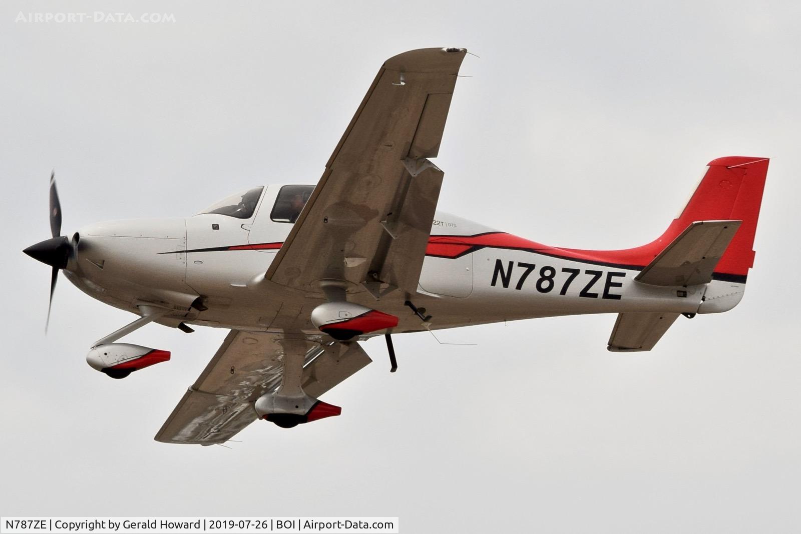 N787ZE, 2014 Cirrus SR22T C/N 0824, Departing BOI.