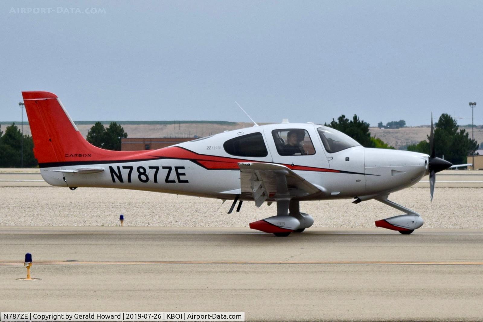 N787ZE, 2014 Cirrus SR22T C/N 0824, Taxiing on Alpha.