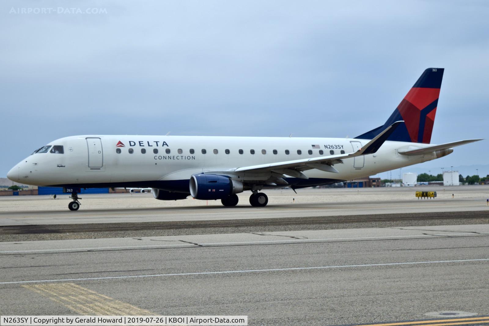 N263SY, 2018 Embraer ERJ-175LL (ERJ-170-200LL) C/N 17000715, Taxiing on Alpha.
