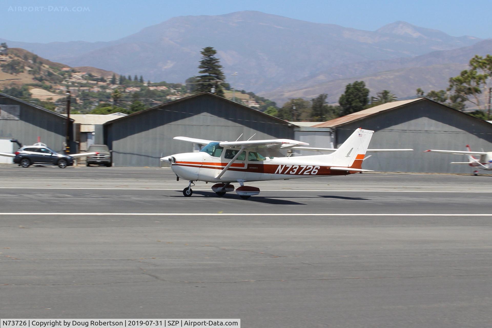 N73726, 1976 Cessna 172N C/N 17267630, 1976 Cessna 172N SKYHAWK, Lycoming O-320-E2D 150 Hp, landing roll Rwy 22