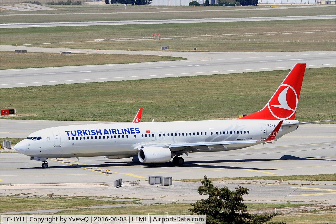 TC-JYH, 2012 Boeing 737-9F2/ER C/N 40984, Boeing 737-9F2(ER), Holding point rwy 31R, Marseille-Provence Airport (LFML-MRS)