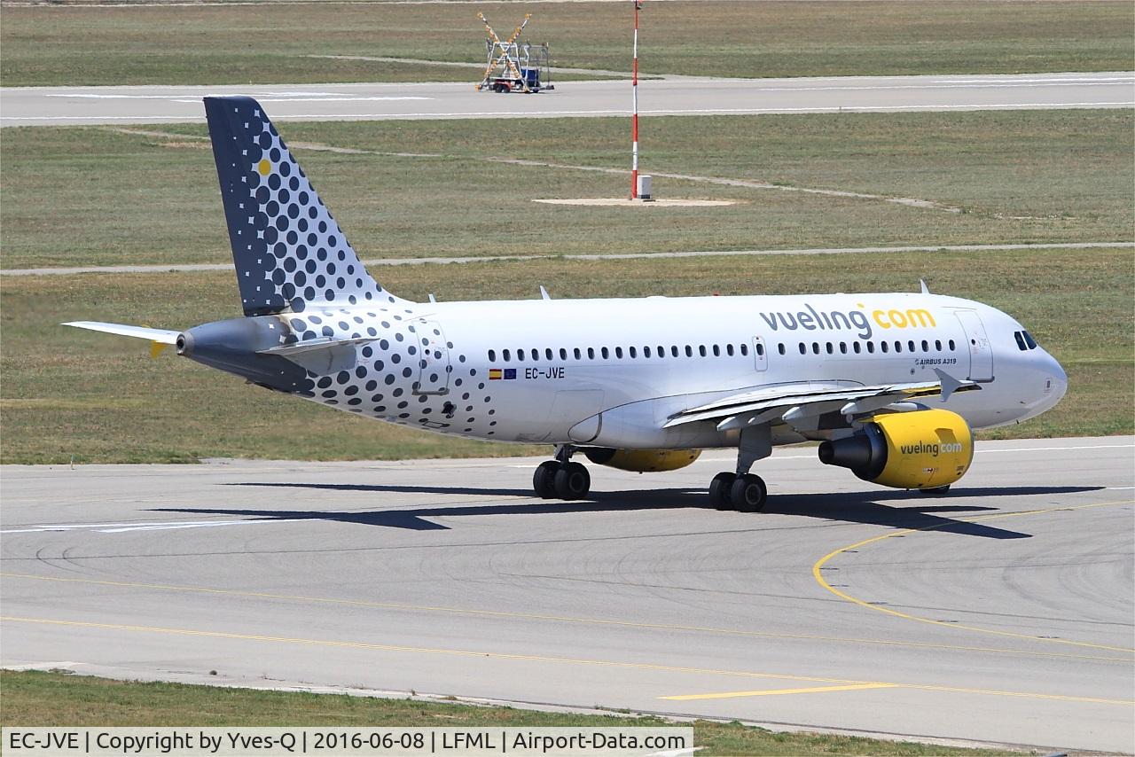 EC-JVE, 2006 Airbus A319-111 C/N 2843, Airbus A319-111, Lining up Rwy 31R, Marseille-Provence Airport (LFML-MRS)