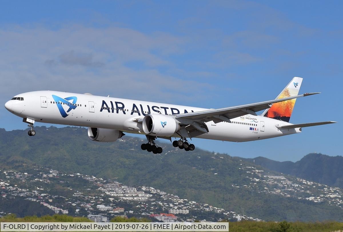 F-OLRD, 1996 Boeing 777-300/ER C/N 61602, Landing rwy 14