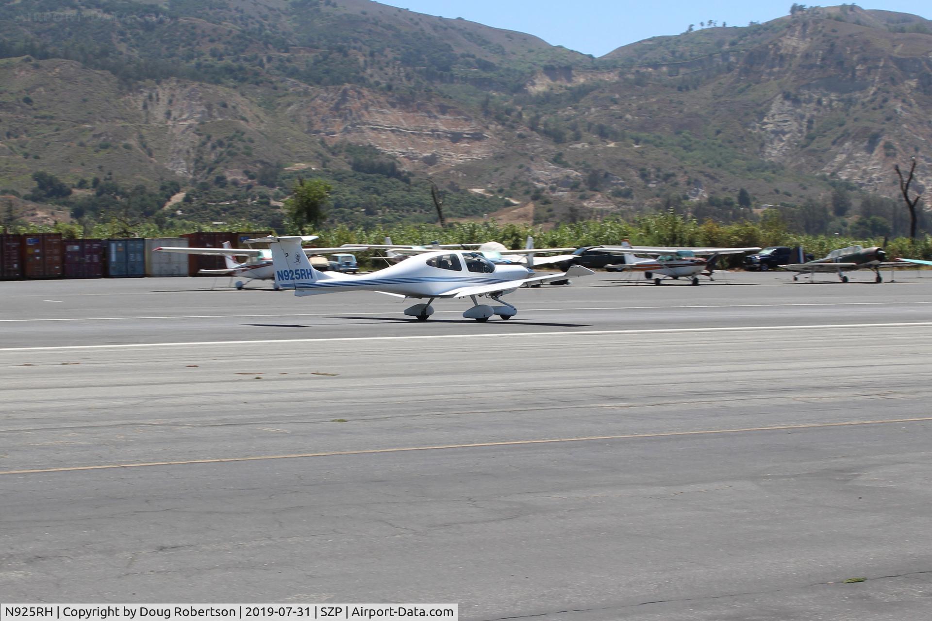 N925RH, 2002 Diamond DA-40 Diamond Star C/N 40.212, 2002 DIAMOND AIRCRAFT INDS. DA-40 DIAMOND STAR, Lycoming IO-360 M1A+ 180 Hp, takeoff roll Rwy 22