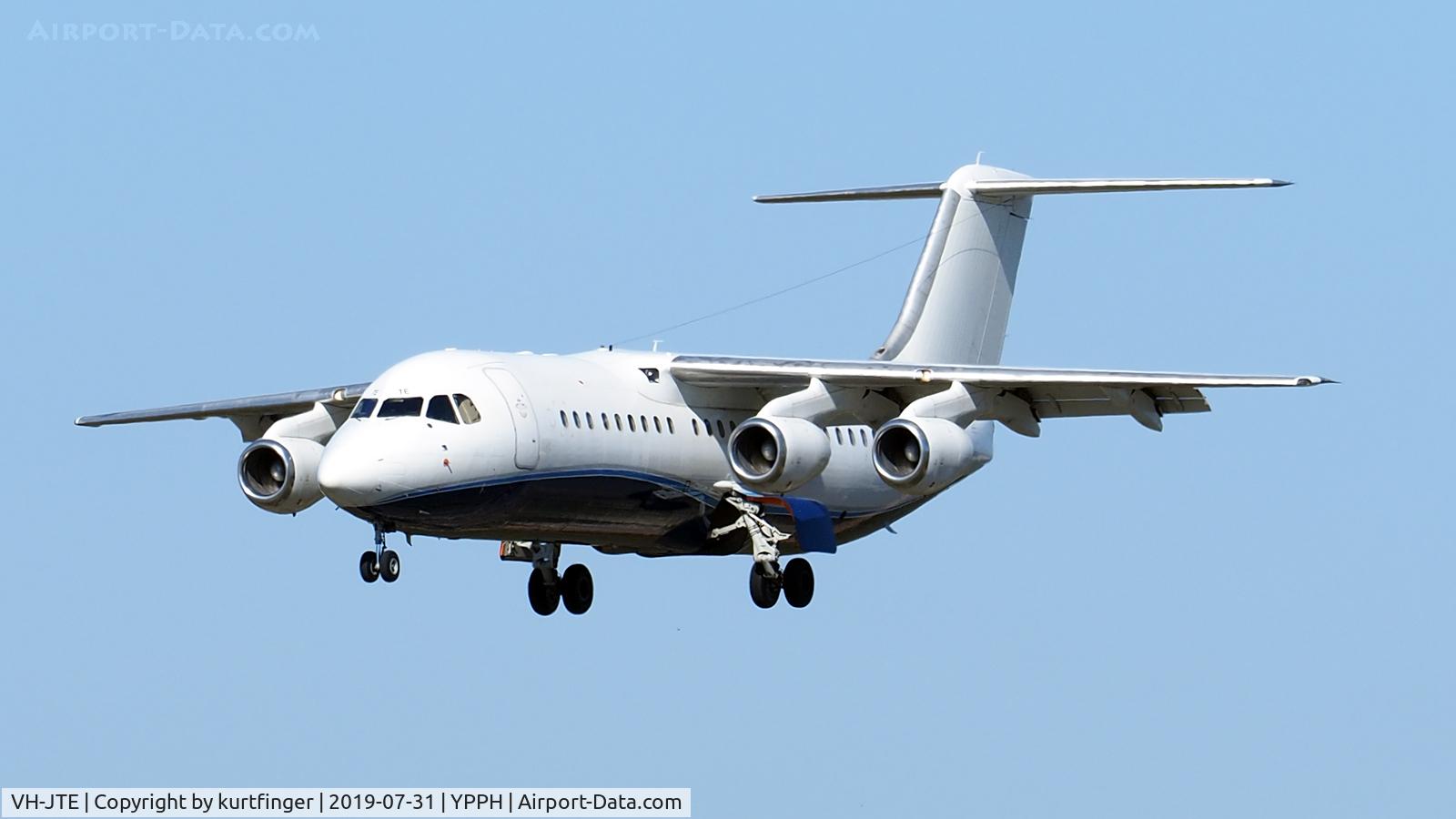 VH-JTE, 1995 British Aerospace Avro 146-RJ100 C/N E3274, AvroRJ100. Cobham Aviation VH-JTE final runway 03 YPPH 310719.