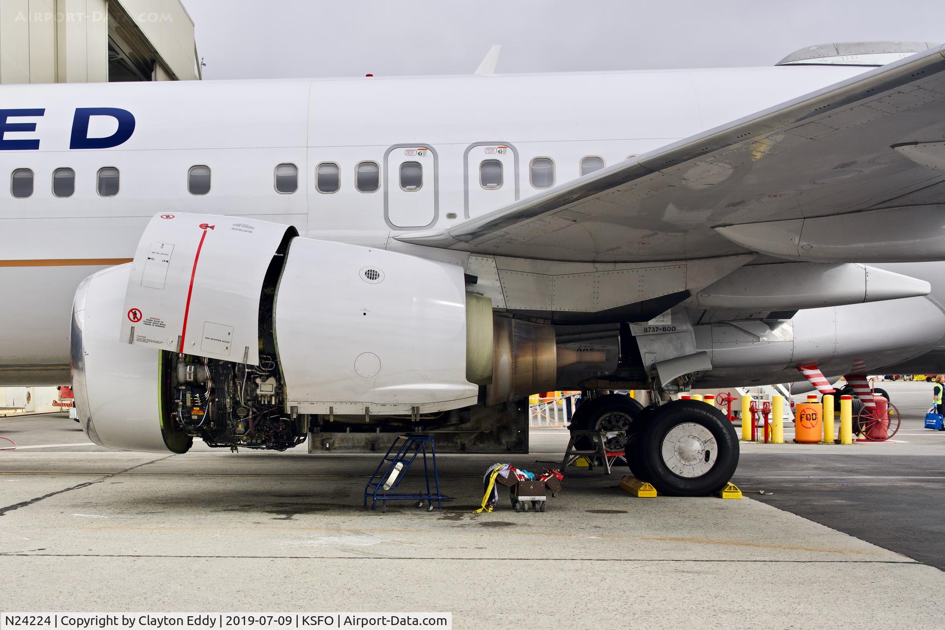 N24224, 1998 Boeing 737-824 C/N 28933, SFO 2019.