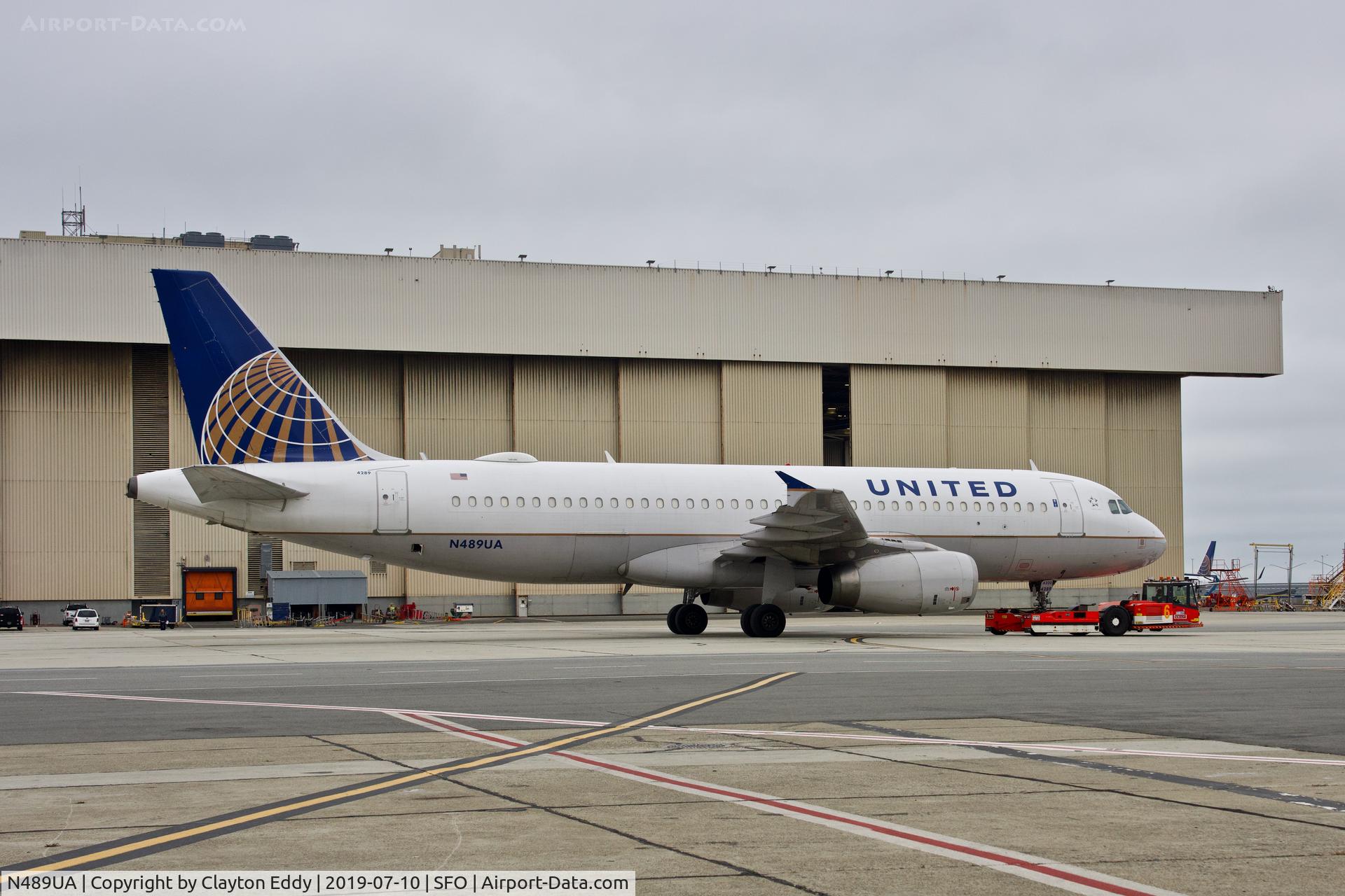 N489UA, 2002 Airbus A320-232 C/N 1702, SFO 2019.