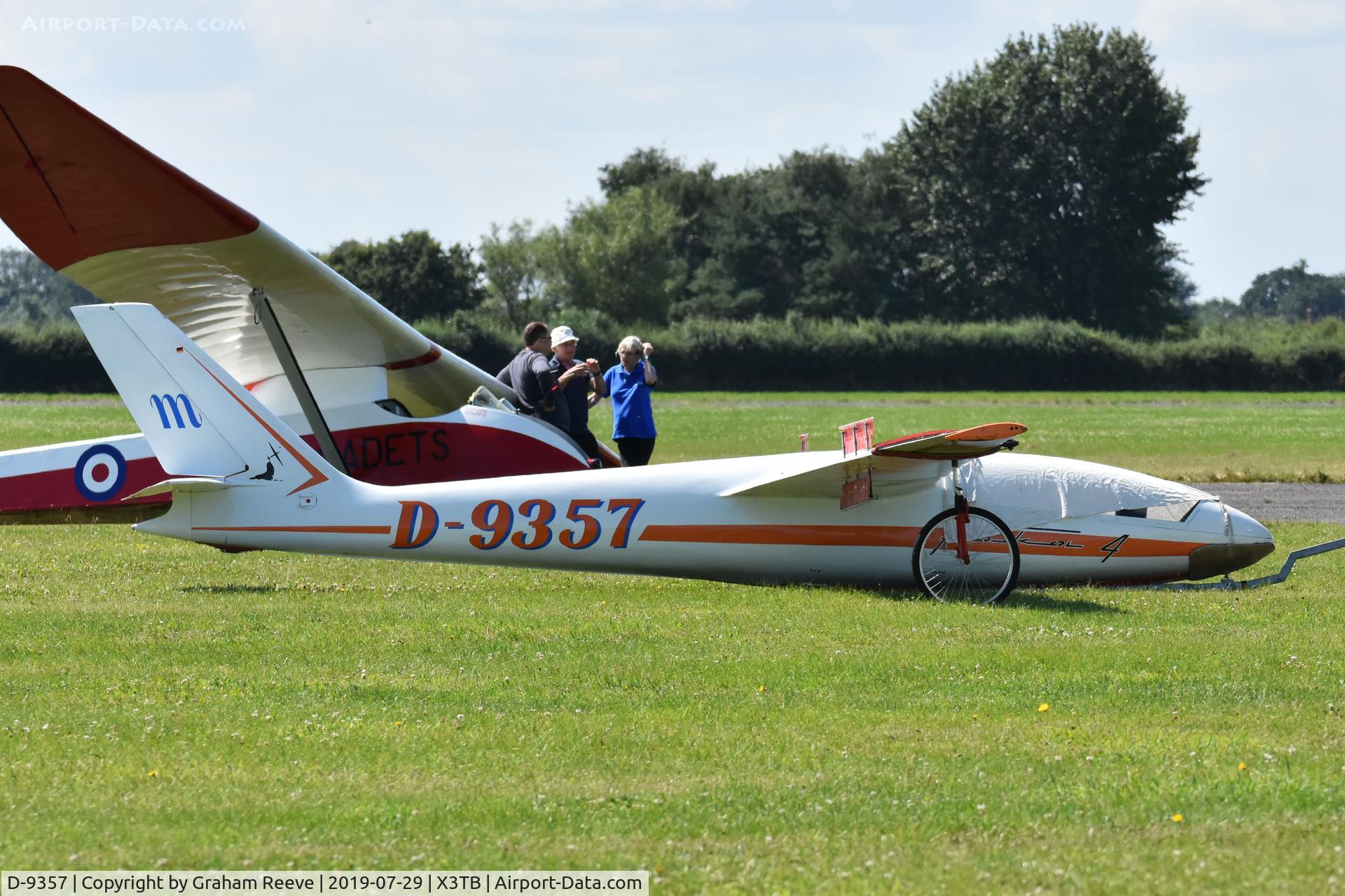 D-9357, PZL-Bielsko SZD-24-4A Foka-4 C/N Unknown, Under tow at Tibenham.