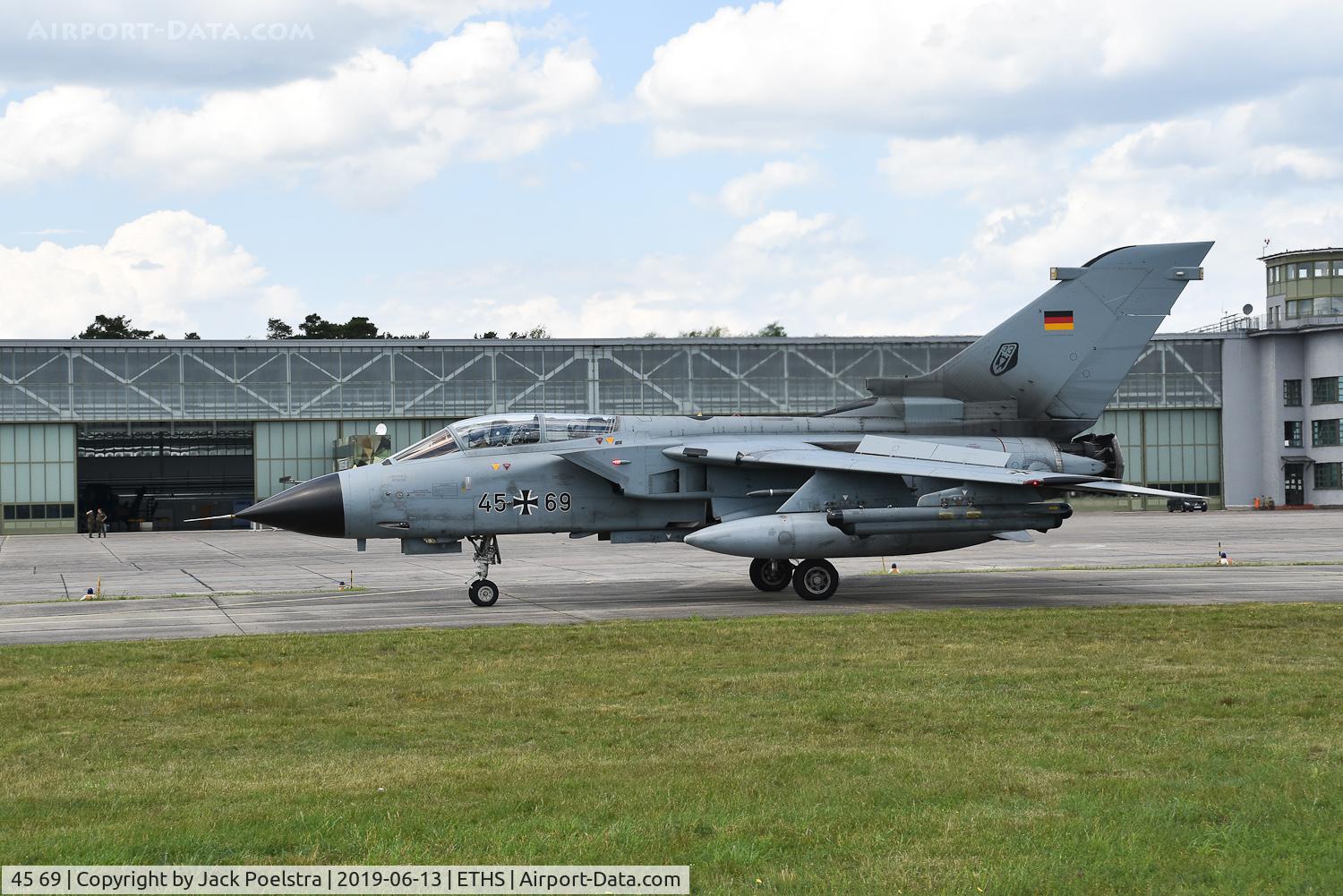 45 69, Panavia Tornado IDS C/N 672/GS213/4269, Tornado IDS of 33 JABO at Fassberg Airbase