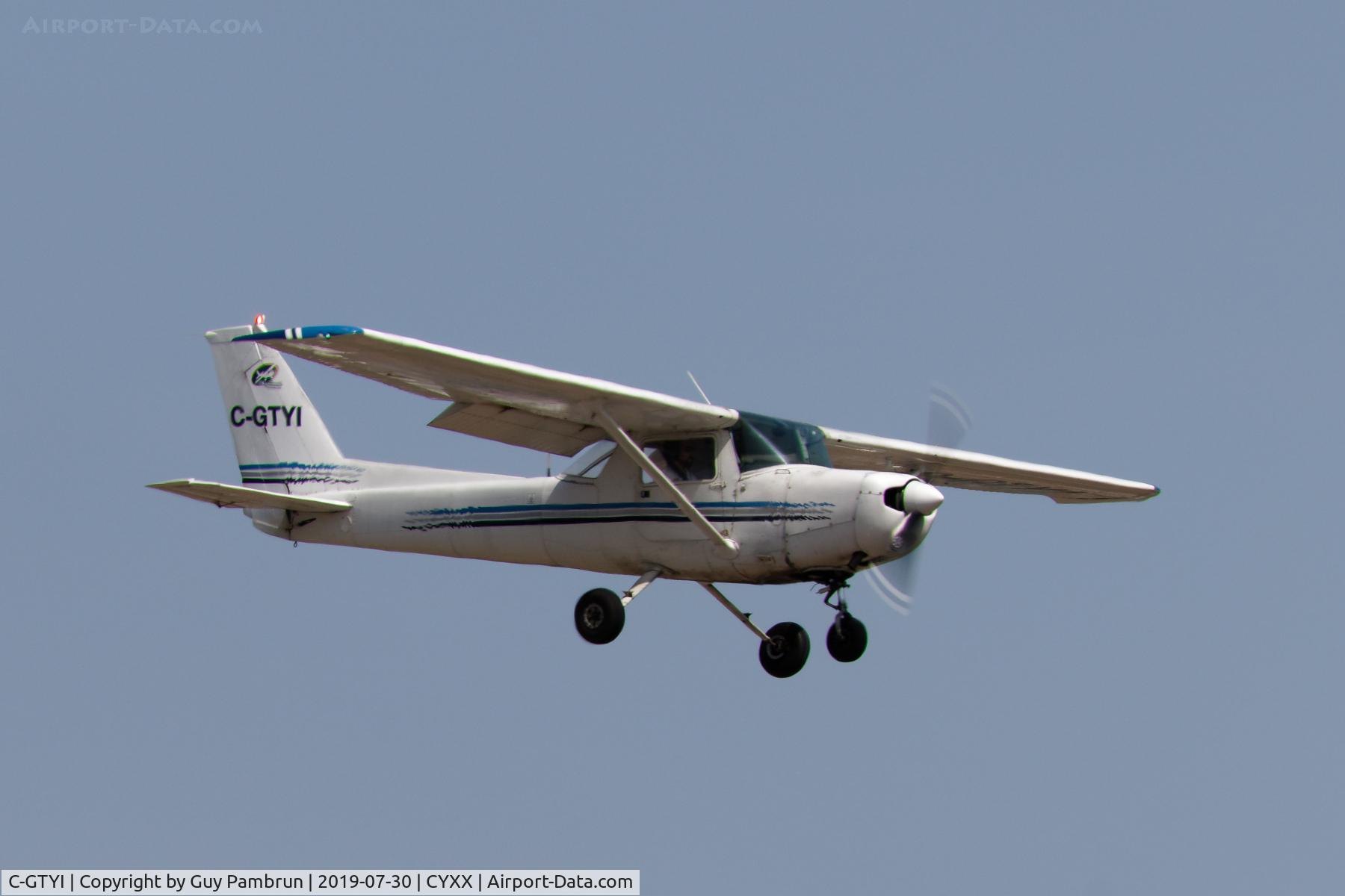 C-GTYI, 1979 Cessna 152 C/N 15283395, Landing