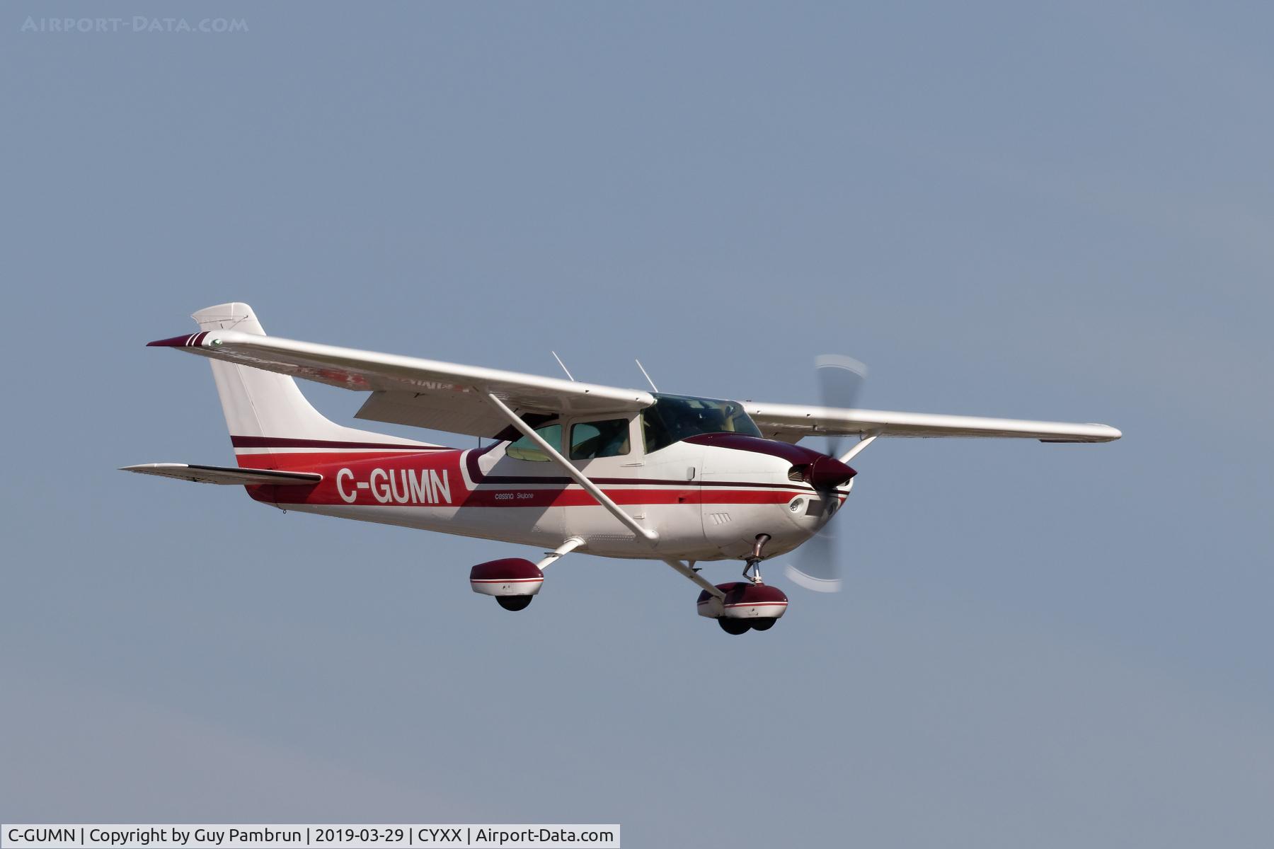 C-GUMN, 1976 Cessna 182P Skylane C/N 18265044, Landing