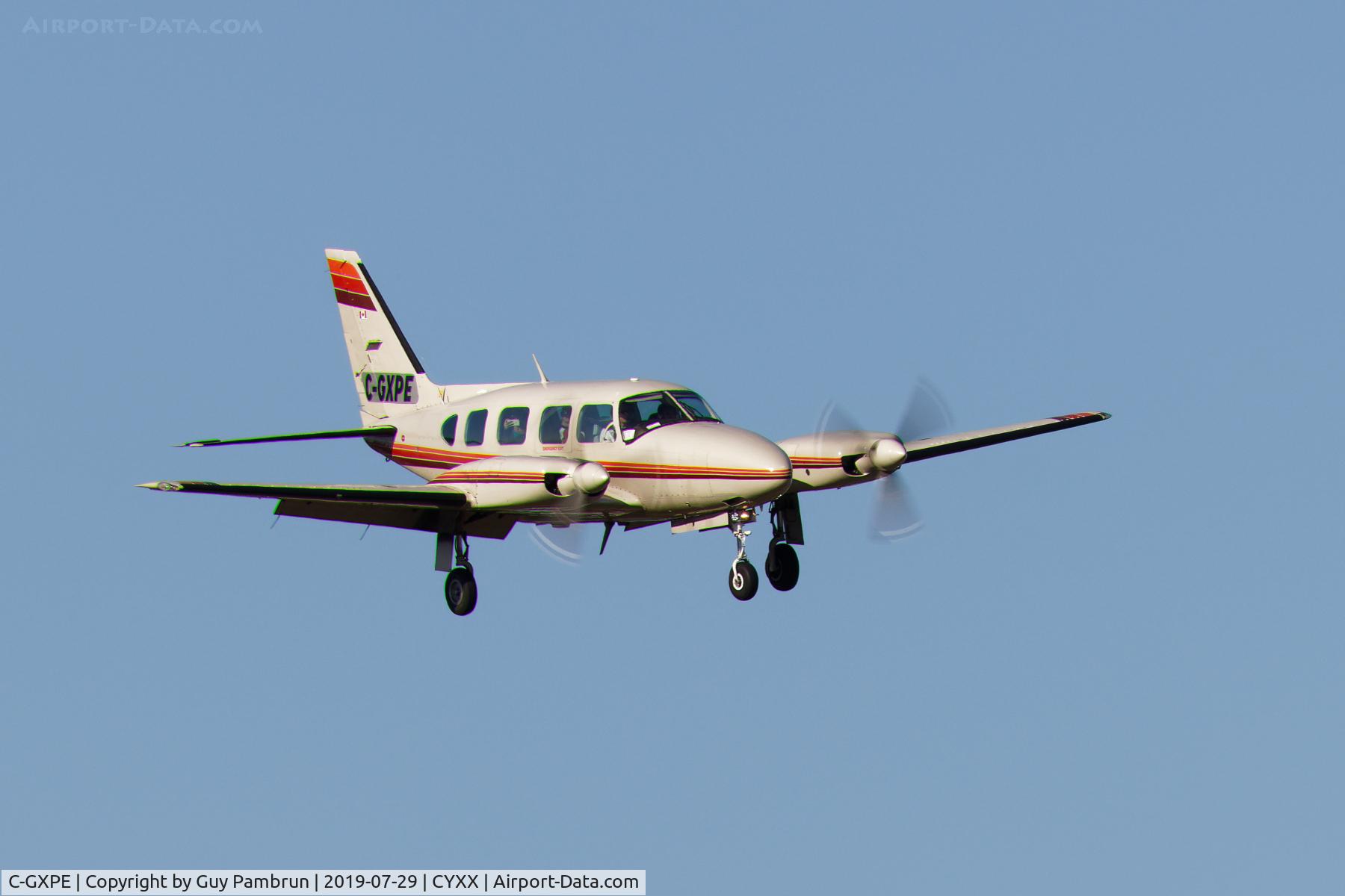 C-GXPE, 1978 Piper PA-31-310 Navajo Navajo C/N 31-7812106, Landing