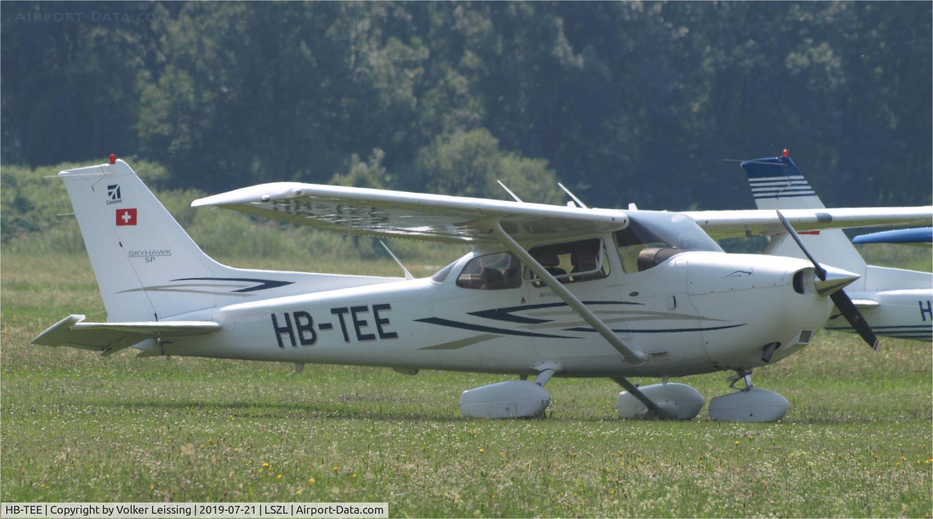 HB-TEE, 2007 Cessna 172S C/N 172S10524, parking