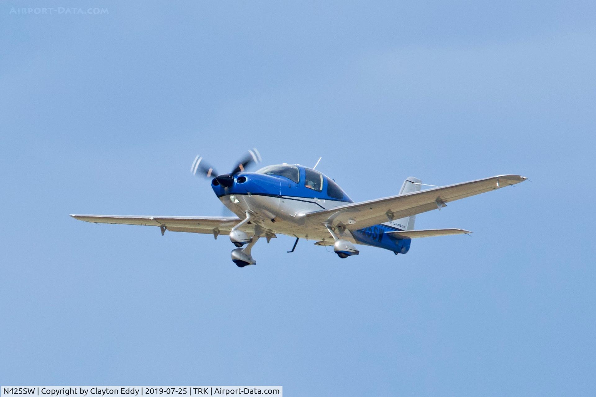 N425SW, 2016 Cirrus SR22T C/N 1463, Truckee Airport California 2019.