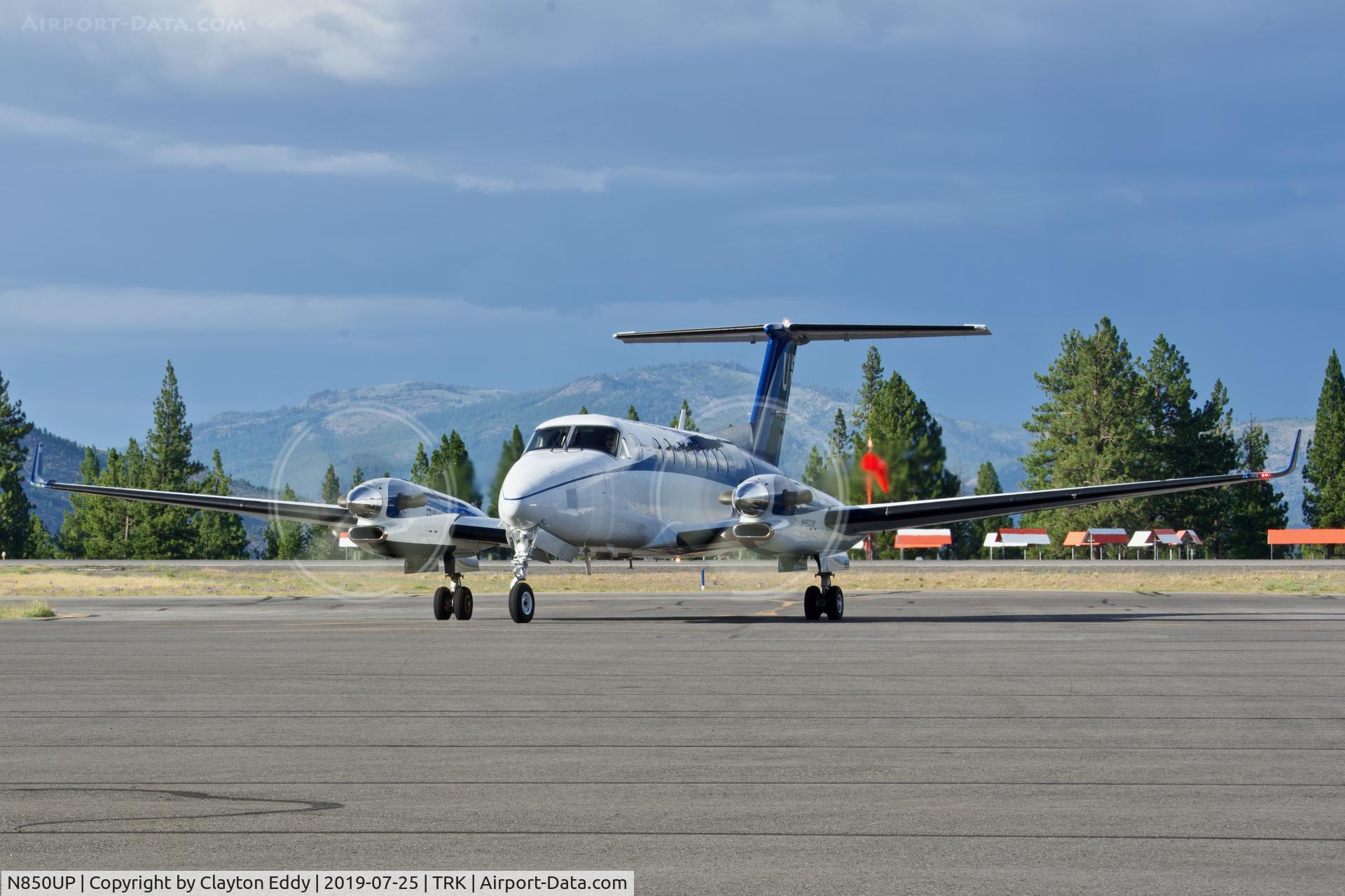 N850UP, 2015 Beechcraft B300 King Air 350i C/N FL-992, Truckee Airport California 2019.
