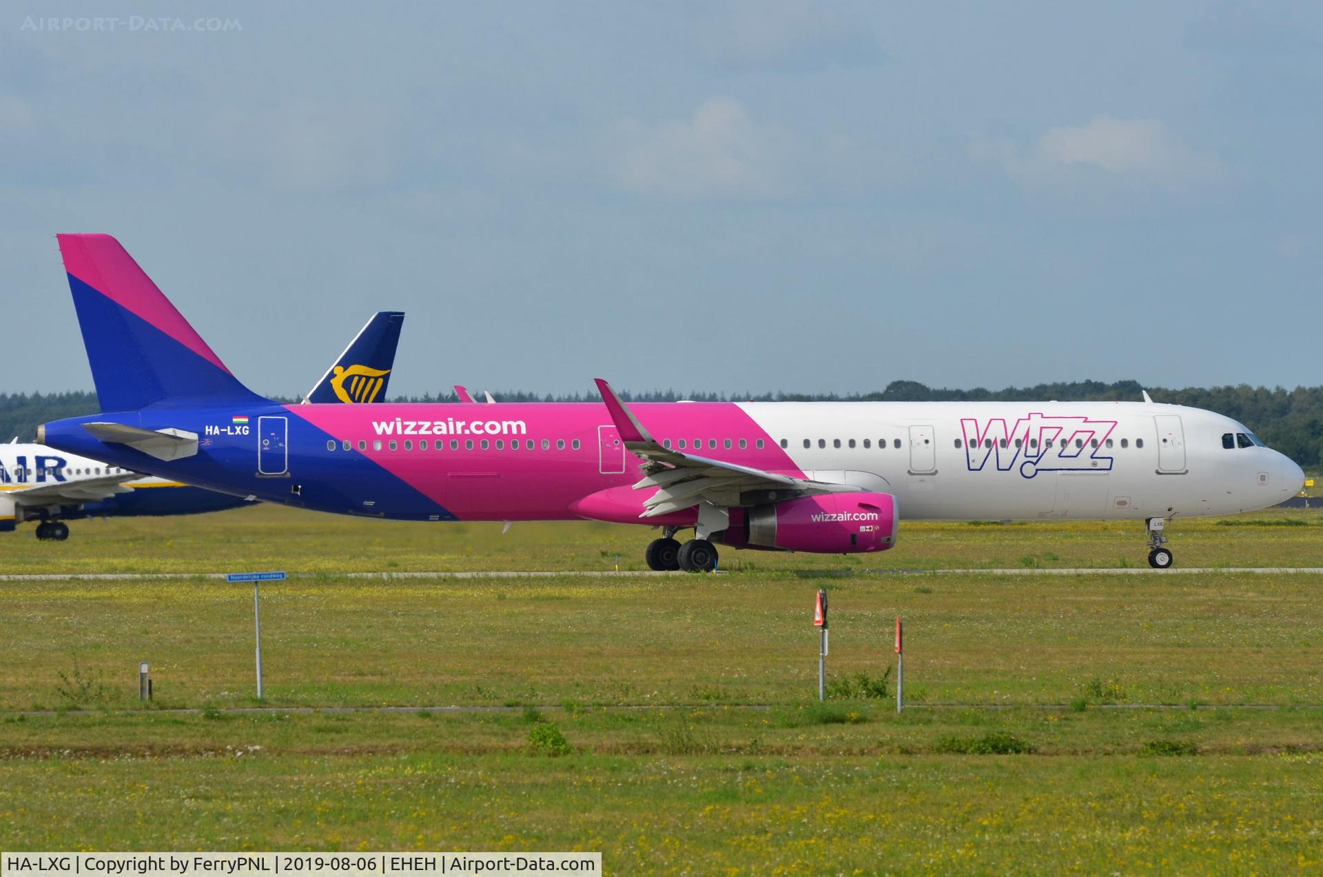 HA-LXG, 2016 Airbus A321-231 C/N 7182, Wizz A321 for departure