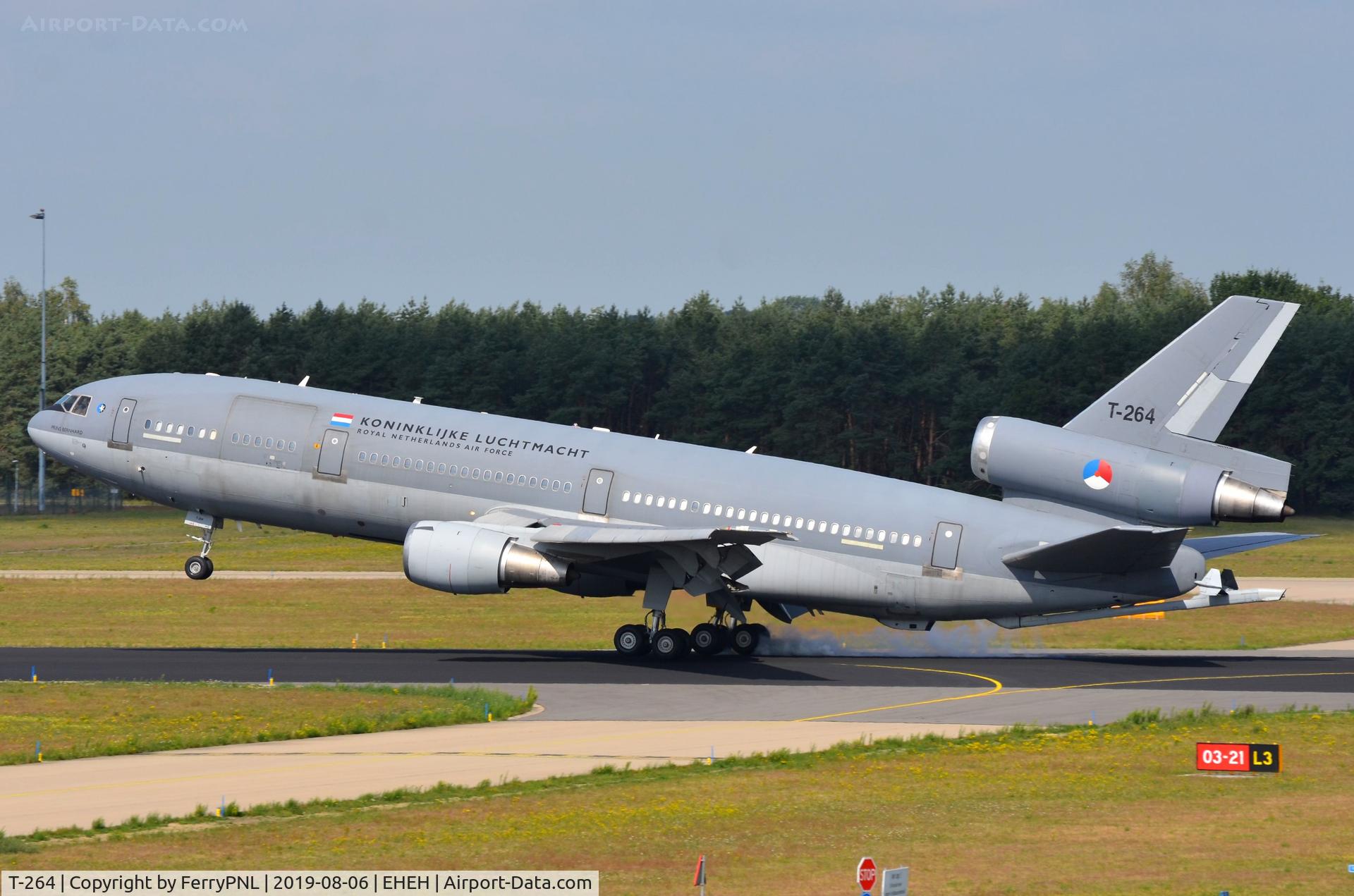 T-264, 1978 McDonnell Douglas KDC-10-30CF C/N 46985, Dutch Air Force KDC-10 touching-down.