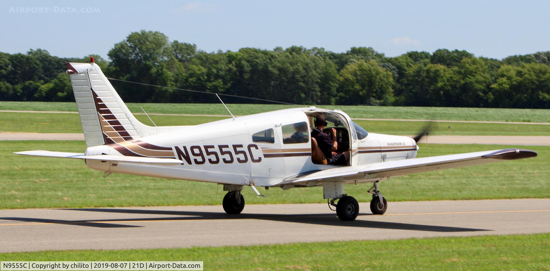 N9555C, 1978 Piper PA-28-161 C/N 28-7816491, Taxiing to runway 32 at Lake Elmo.