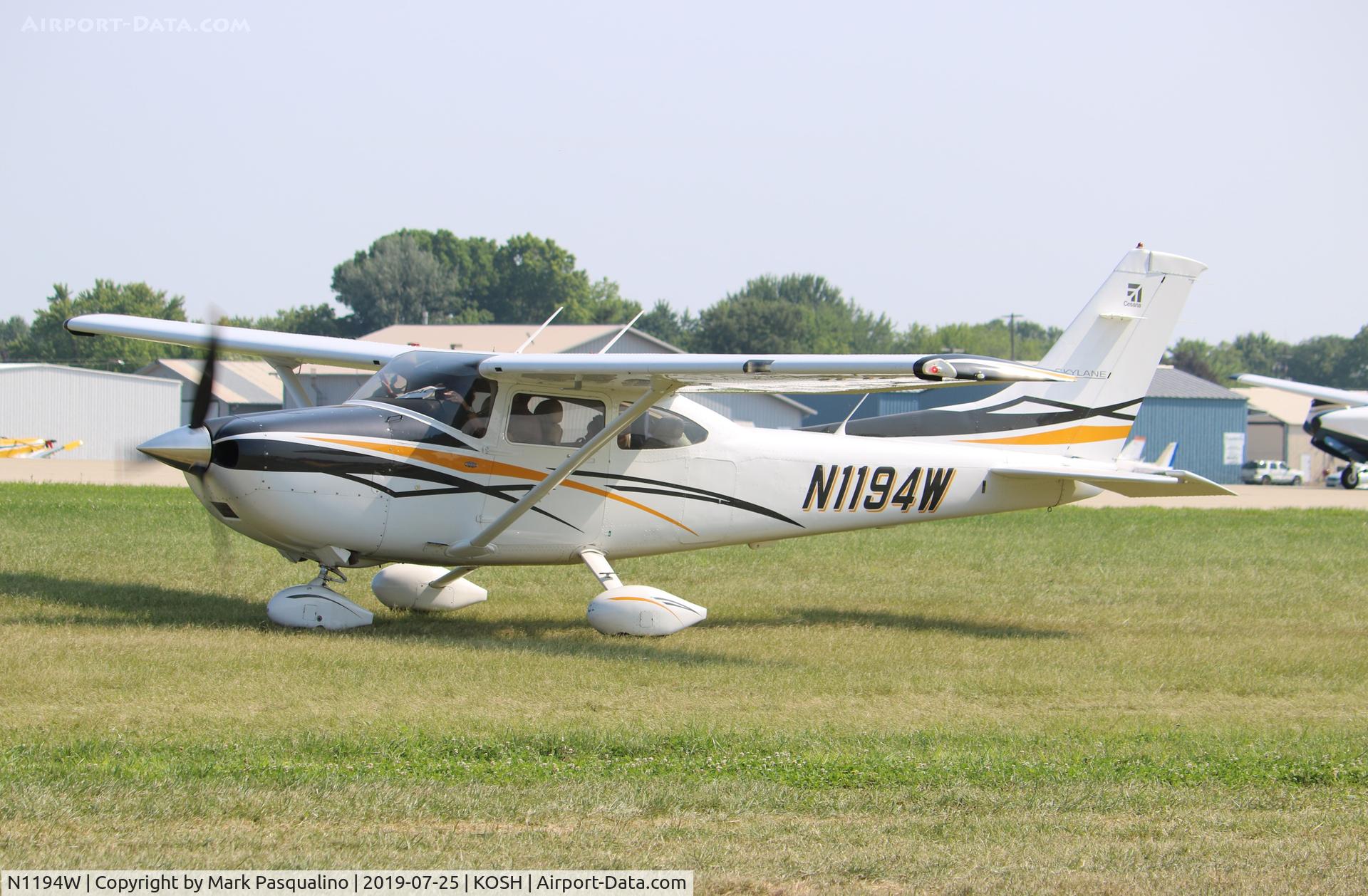 N1194W, 2007 Cessna 182T Skylane C/N 18281906, Cessna 182T