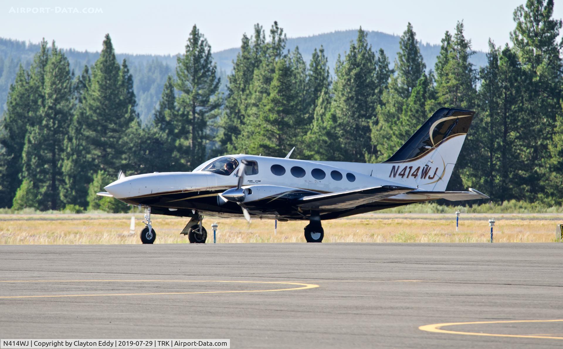 N414WJ, Cessna 414A Chancellor C/N 414A0477, Truckee Airport California 2019.