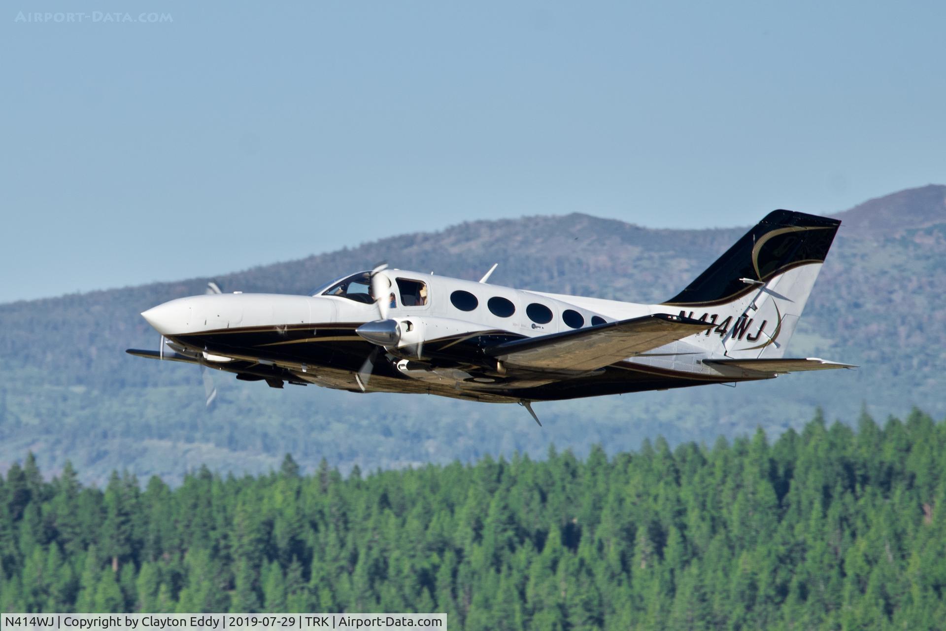 N414WJ, Cessna 414A Chancellor C/N 414A0477, Truckee Airport California 2019.