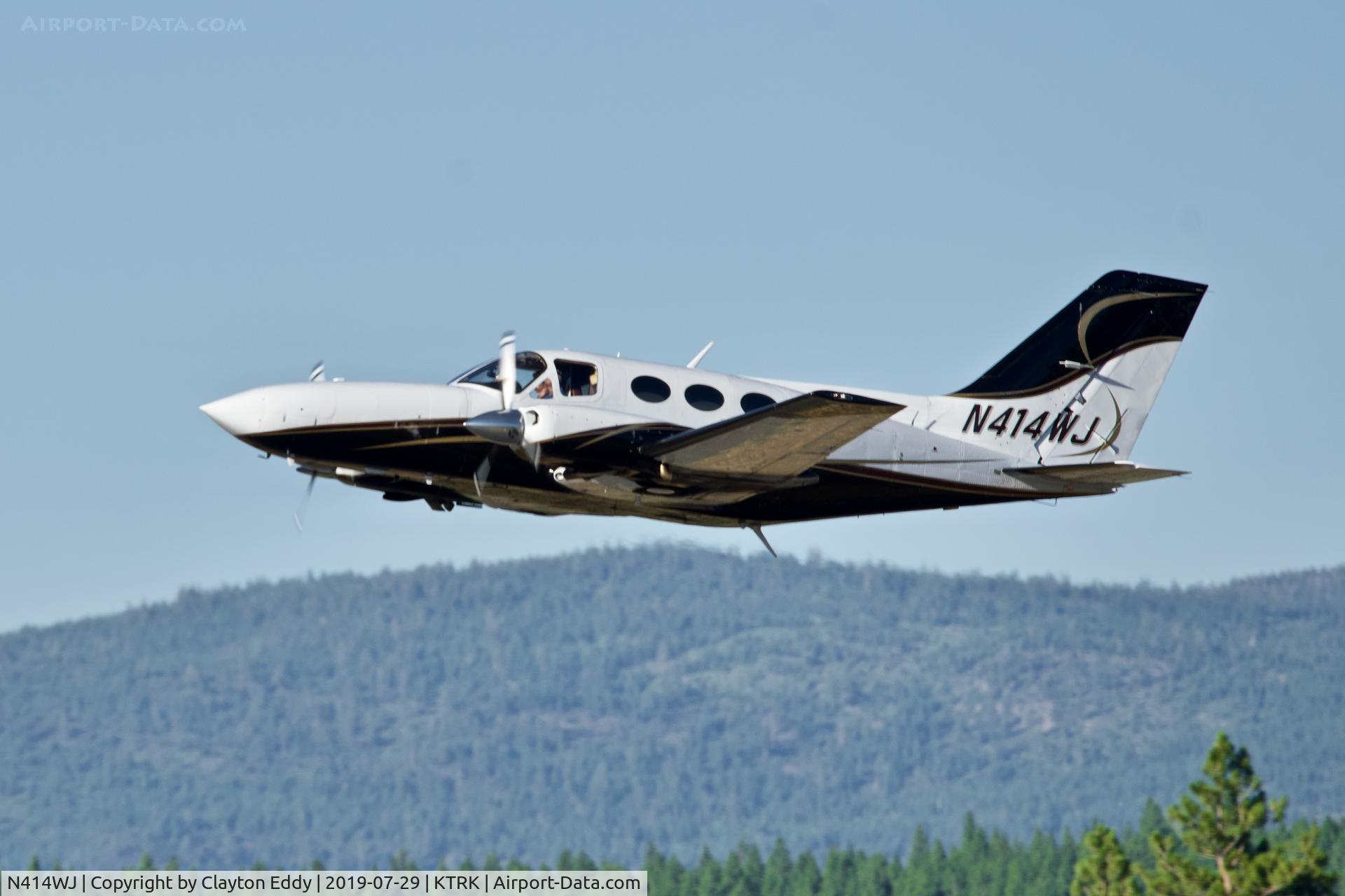 N414WJ, Cessna 414A Chancellor C/N 414A0477, Truckee Airport California 2019.
