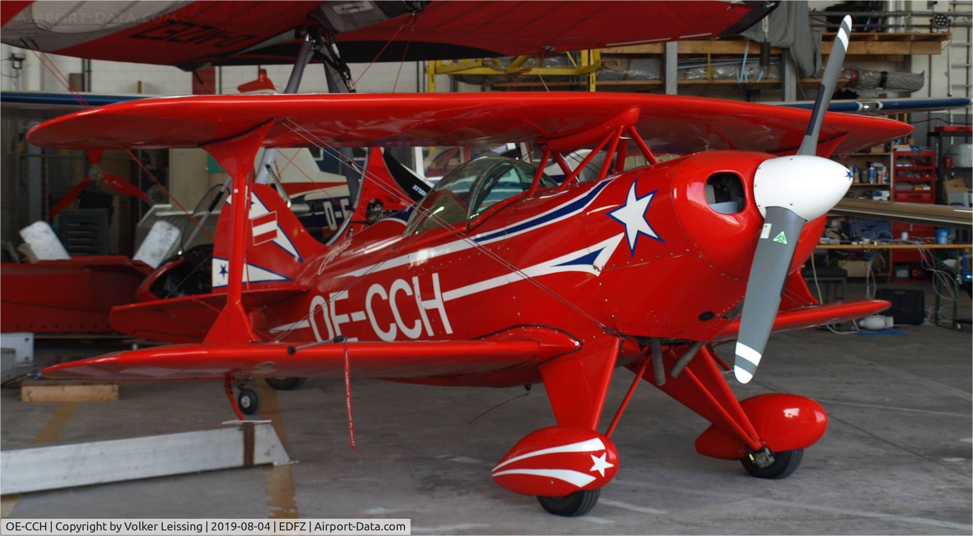OE-CCH, 1986 Pitts S-1S Special C/N 1, parking
