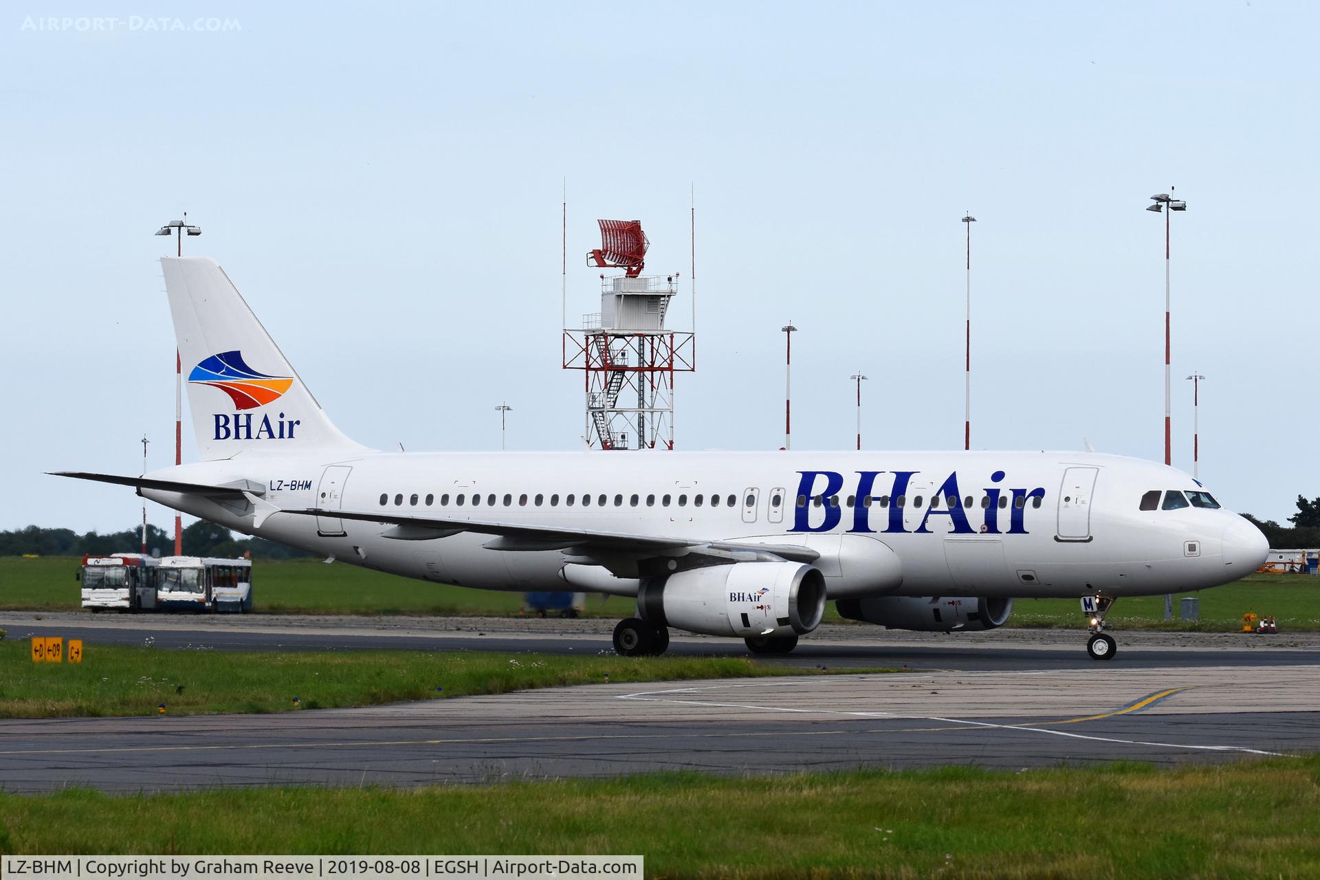 LZ-BHM, 2005 Airbus A320-232 C/N 2457, Just landed at Norwich.