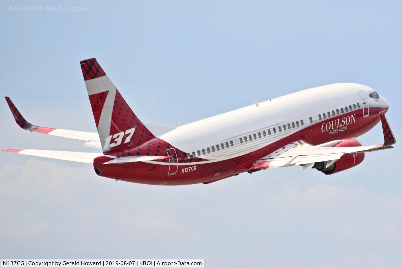 N137CG, 1995 Boeing 737-3H4 C/N 27700, Departing BOI.