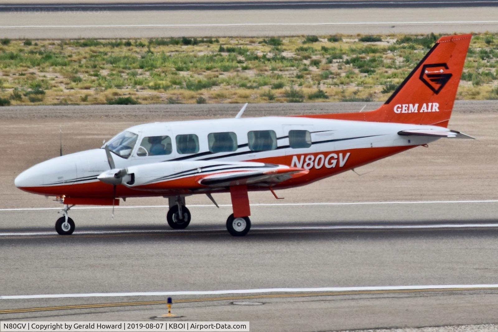 N80GV, 1975 Piper PA-31-350 Chieftain C/N 31-7552003, Landing roll out on RWY 10L.