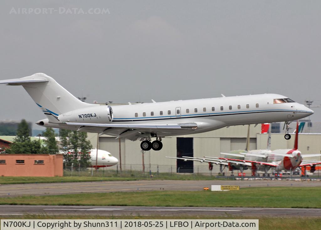 N700KJ, 2010 Bombardier BD-700-1A10 Global Express C/N 9403, Landing rwy 14R