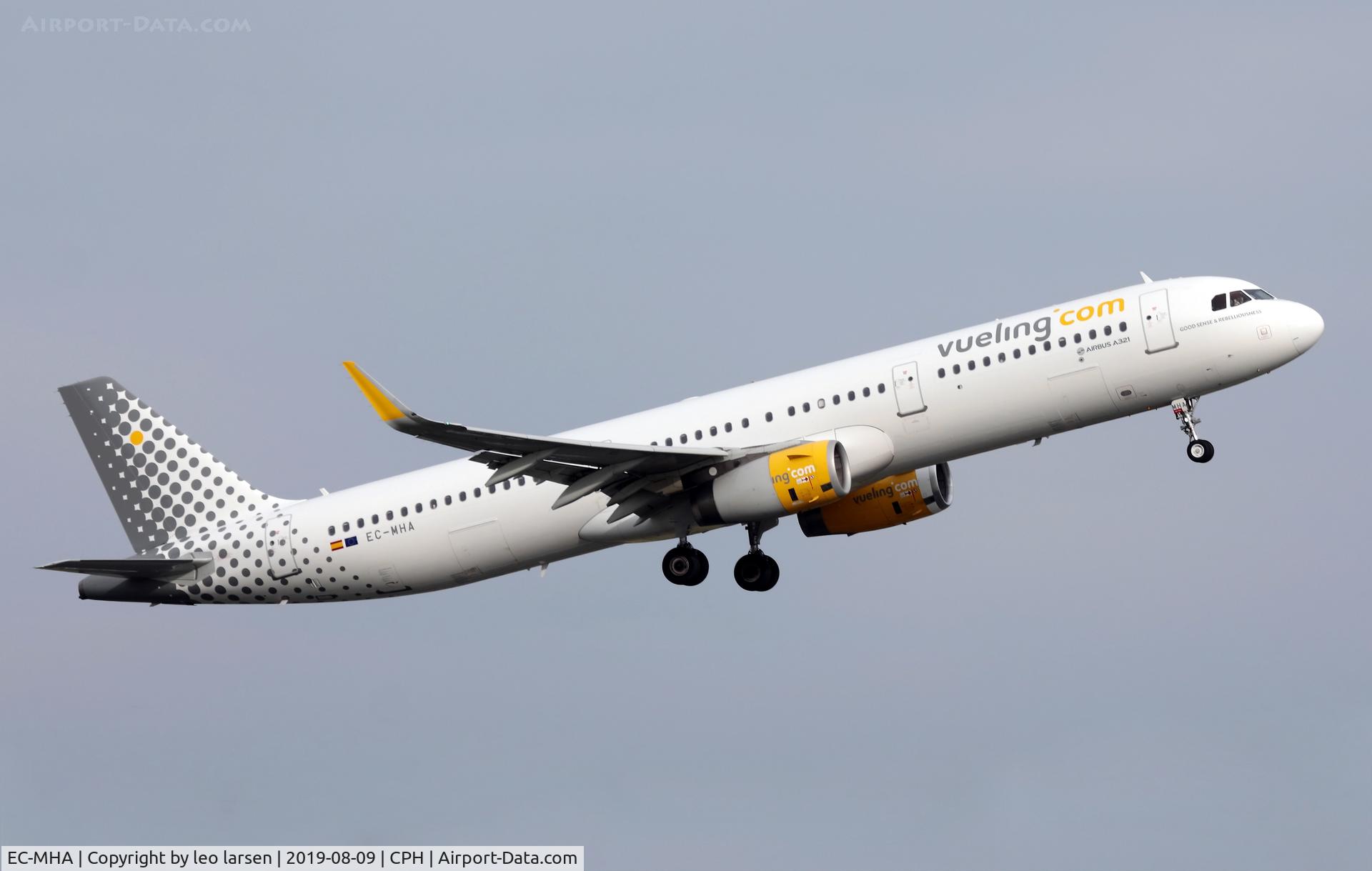 EC-MHA, 2015 Airbus A321-231 C/N 6684, Copenhagen 9.8.2019 T/O R-22R