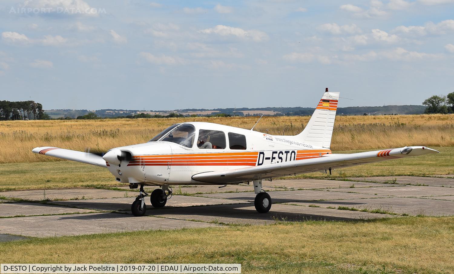 D-ESTO, Piper PA-28 161 C/N 28-41304, D-ESTO taxiing at Riesa airport