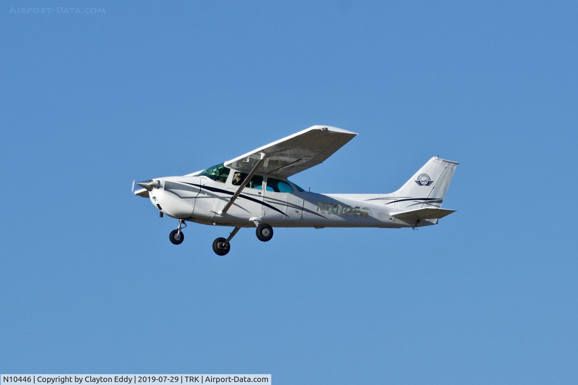 N10446, 1973 Cessna 172M C/N 172-62515, Truckee Airport California 2019.