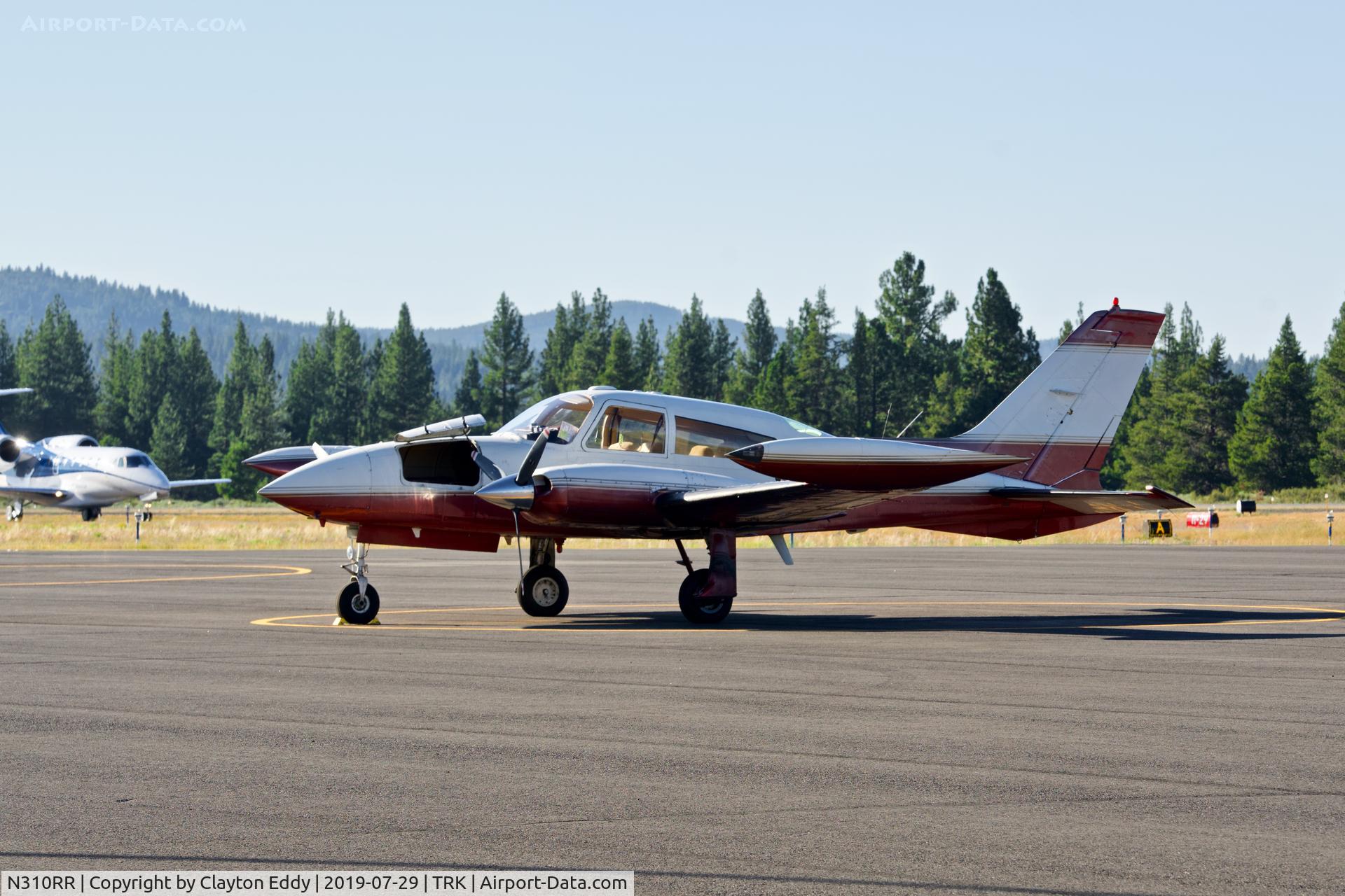 N310RR, 1974 Cessna 310R C/N 310R0014, Truckee Airport California 2019.