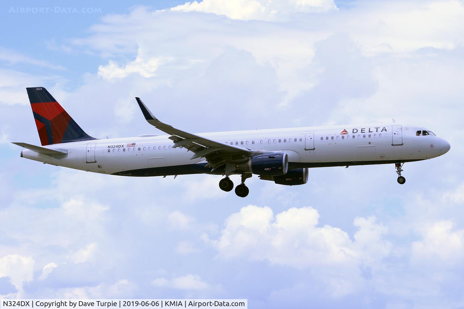 N324DX, 2017 Airbus A321-211 C/N 7765, No comment.