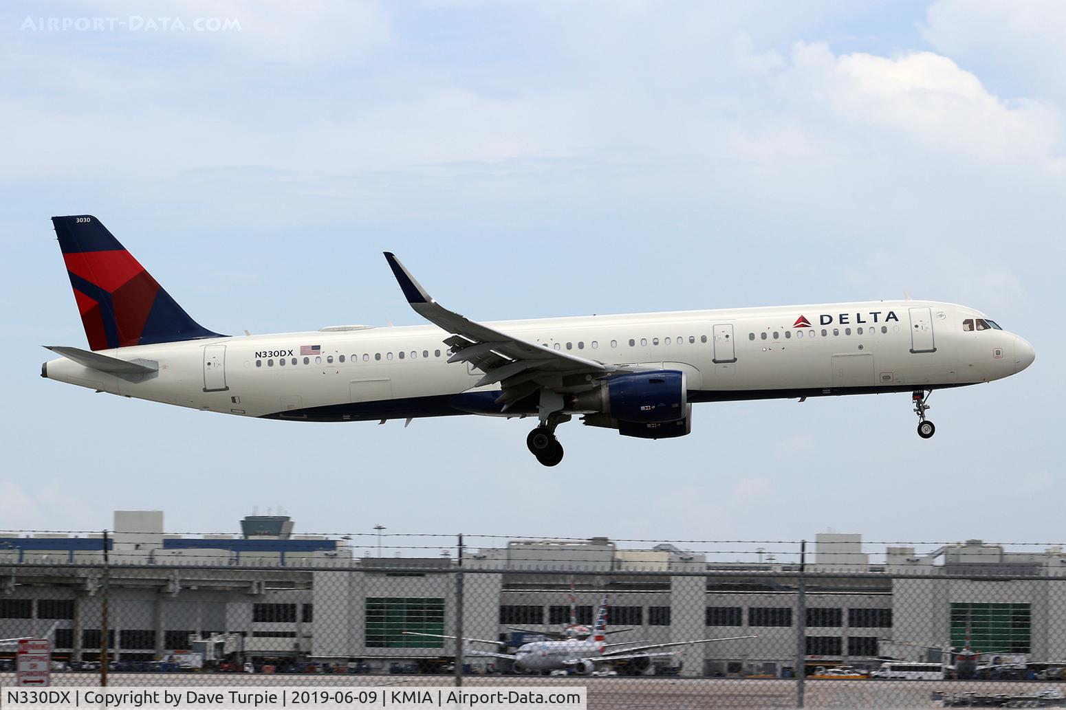 N330DX, 2017 Airbus A321-211 C/N 7896, No comment.