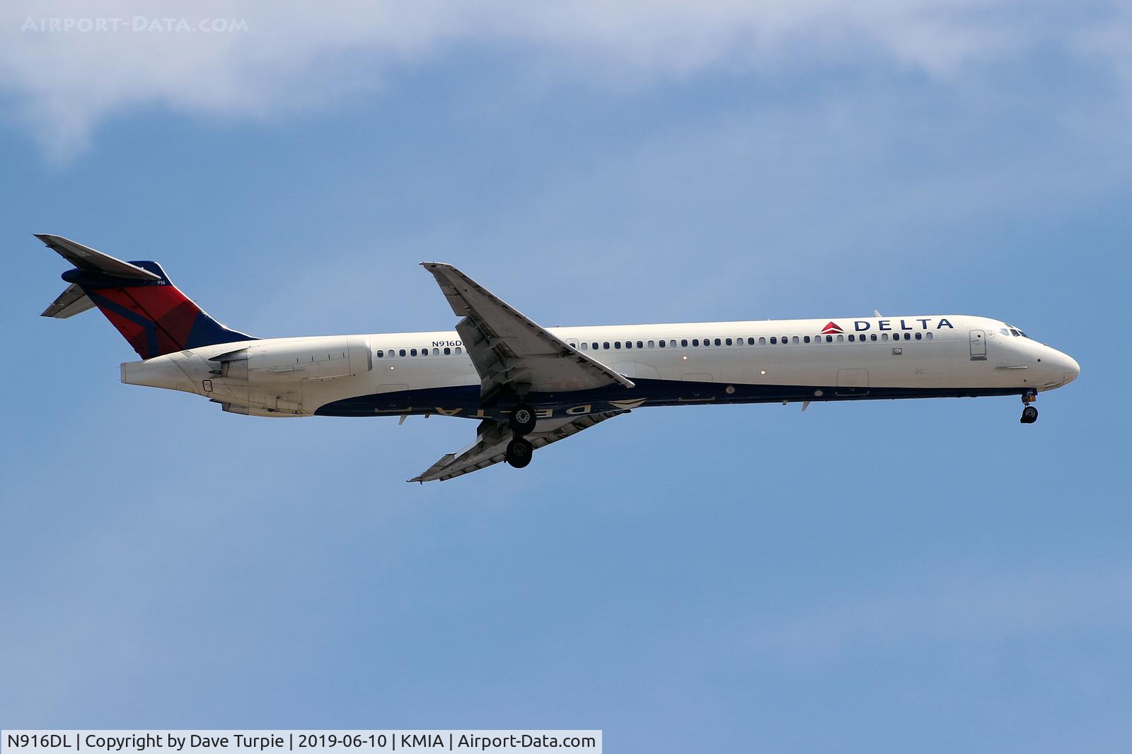 N916DL, 1988 McDonnell Douglas MD-88 C/N 49591, I'm amazed at the age of this aircraft.  Most this age have been retired.