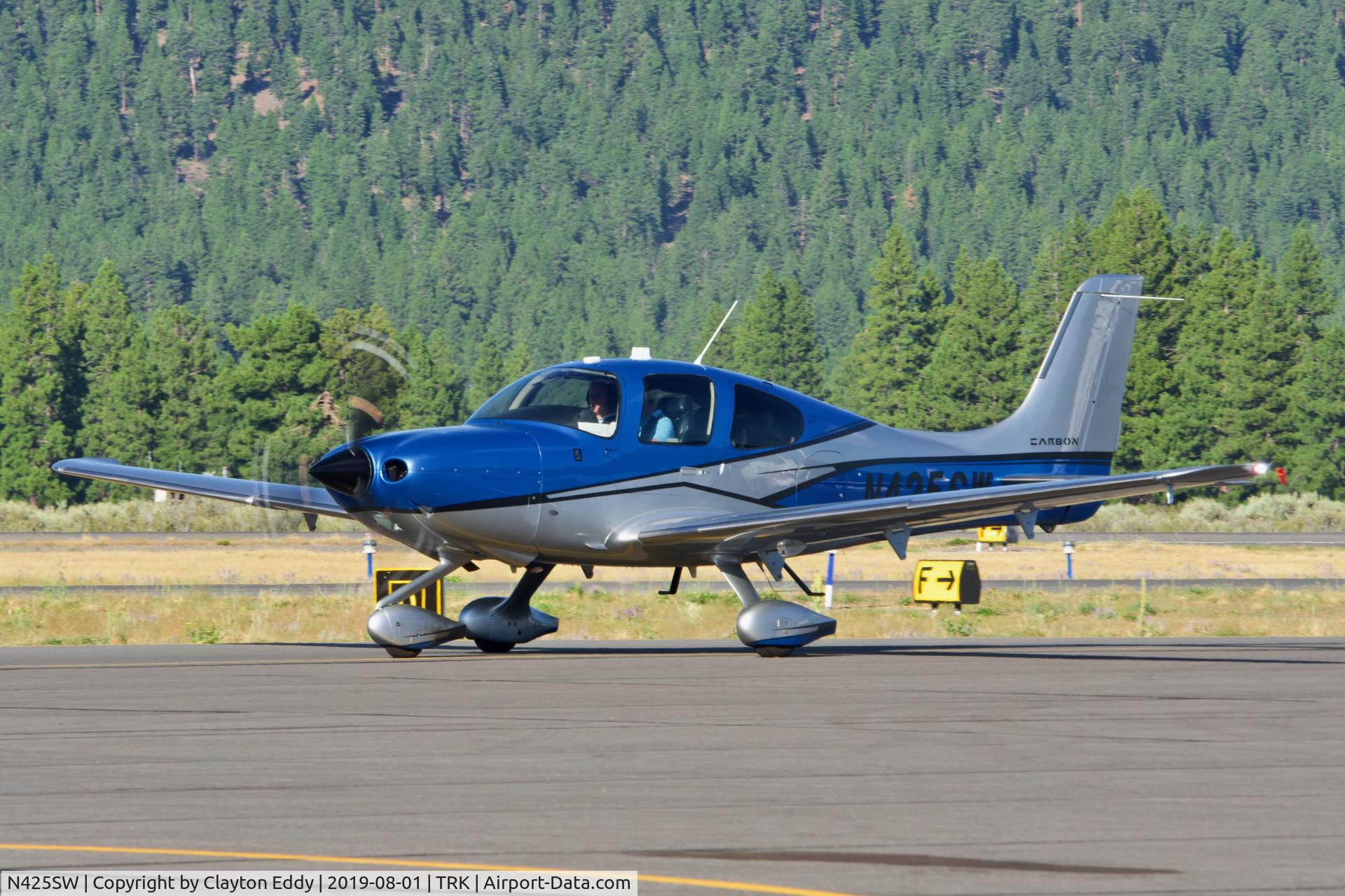 N425SW, 2016 Cirrus SR22T C/N 1463, Truckee Airport California 2019.