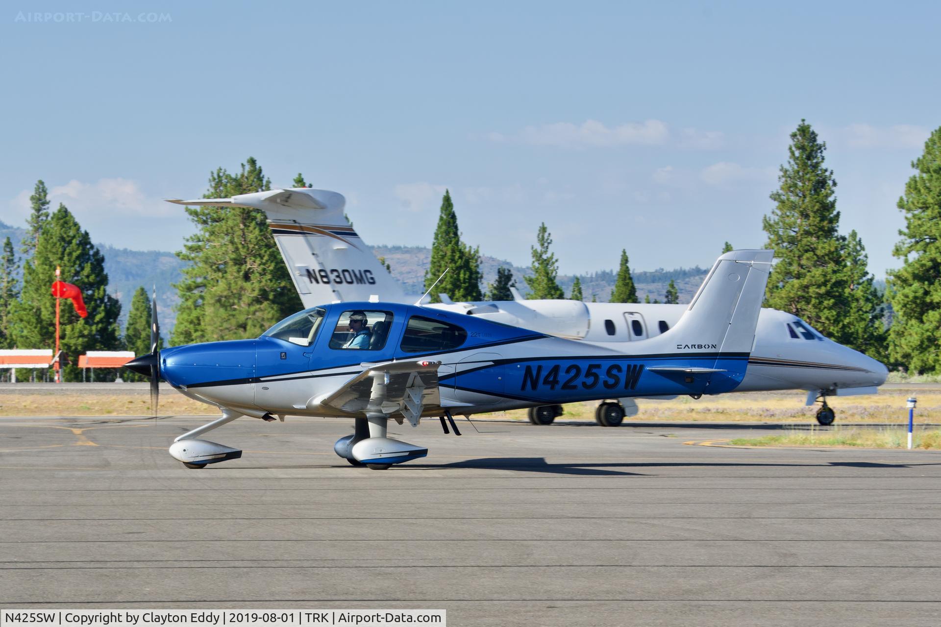 N425SW, 2016 Cirrus SR22T C/N 1463, Truckee Airport California 2019.